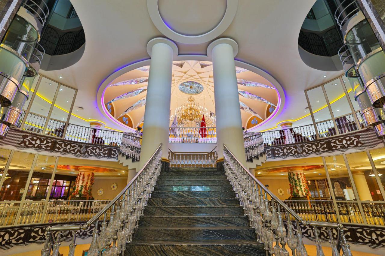 Resort Crystal Sunset Luxury &