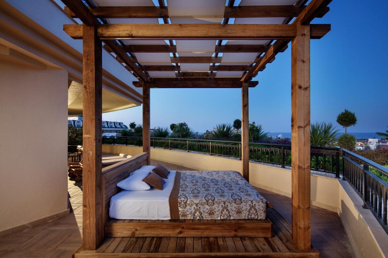 Crystal Sunset Luxury & Resort Side