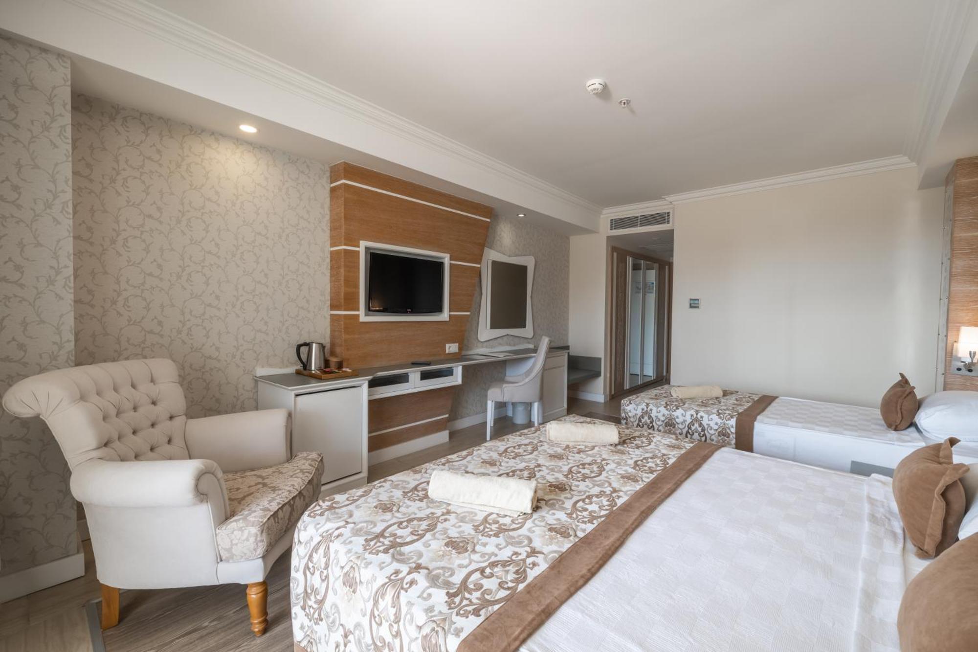 Crystal Sunset Luxury & Resort Side